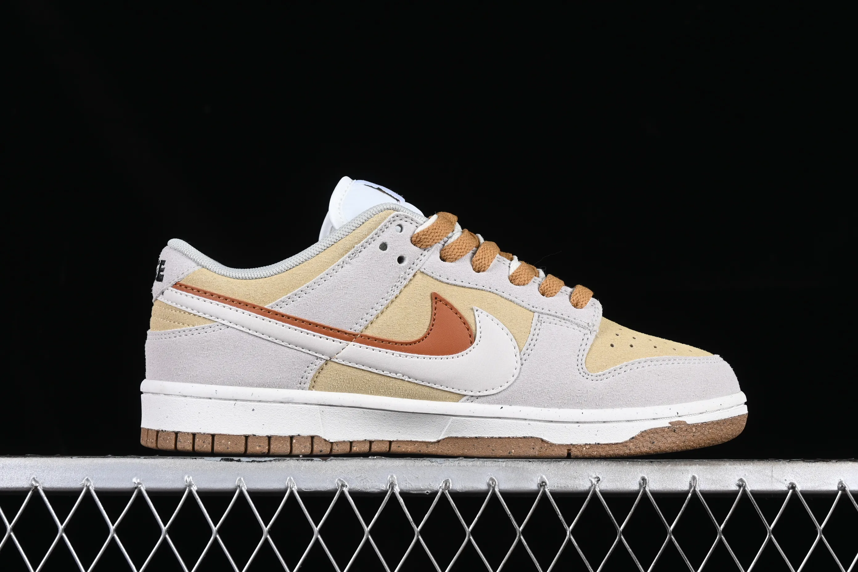 All Categories Nk SB Dunk Series Nk SB Dunk Low Low-top sneakers Cost-effective version Nk SB Dunk Low "85" double hook SB low-top sports and leisure sneakers DO9457-109